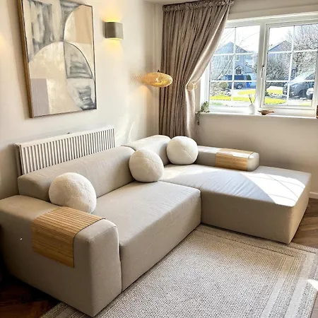 Newly Renovated House In בית נופש *